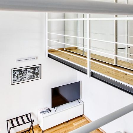 Апартаменти Joivy Charismatic 1-Bed Flat With Parking Мілан Екстер'єр фото